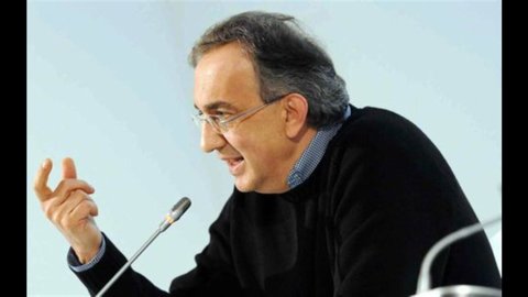 Marchionne: Fiat, başka garantiler olmadan 2012'de Confindustria'dan ayrılacak