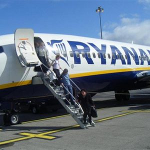 Ryanair, kabindeki ikinci el bagajına evet