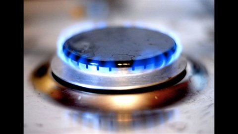 Manovra, rientrano i tagli del 30% sugli incentivi nelle bollette di gas e elettricità