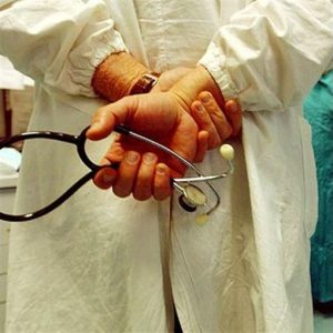 Manevră, îngrijire medicală: reduceri de aproape 8 miliarde între 2013 și 2014