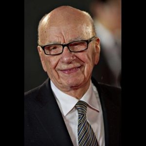 Lo scandalo delle intercettazioni fa tremare Murdoch che chiude il News of the World