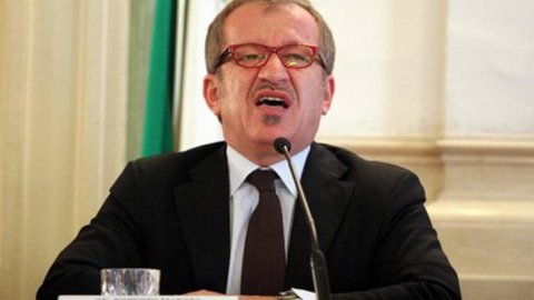 Maroni: possibili modifiche alla manovra, soprattutto sui comuni