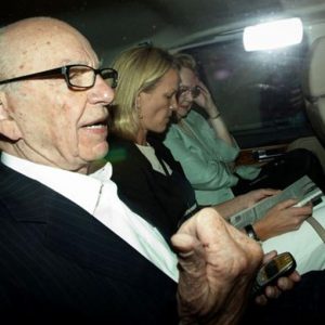 Gb, Parlamento: Murdoch ritiri l’offerta per BSkyB