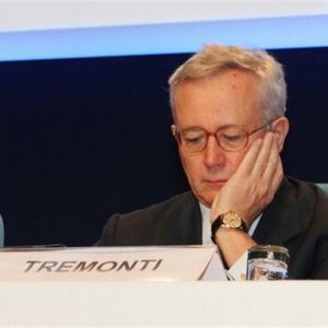 Tremonti: basta errori politici o finiamo come il Titanic