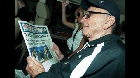 Accionistas de News Corp acusan a Murdoch