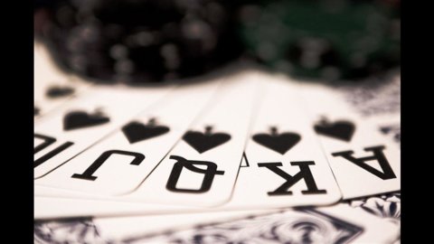 Poker, maxi escape em 73 milhões em ganhos.