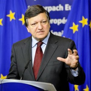 Barroso: "इटली और स्पेन के बाजारों पर तनाव निराधार हैं: आर्थिक बुनियादी बातों क्रम में हैं"