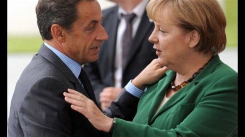 Griechenland, EU-Gipfel zum Auftakt: Merkel-Sarkozy-Einigung auf selektiven Zahlungsausfall ohne Besteuerung der Banken