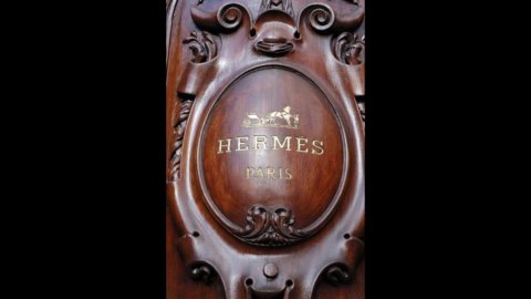 Hermès brilla: utili raddoppiati in due anni (nel 2011 +40,9%)
