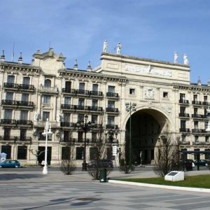 Santander, utile azzerato nel 2012: -92%