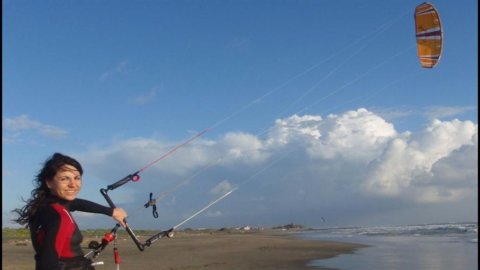 Pariwisata, tujuan kitesurfing baru berkurang populasinya