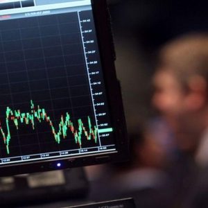 Le banche affossano Piazza Affari: FtseMib -2,5% e lo spread risale oltre i 320 punti base