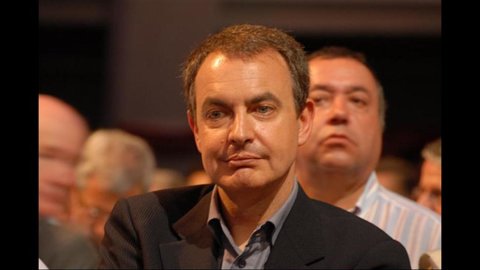 Zapatero annuncia elezioni anticipate in Spagna