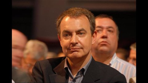 Zapatero mengumumkan pemilihan awal di Spanyol