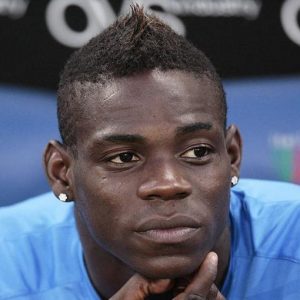 MERCADO - Milan força Balotelli, Inter procura Paulinho, Drogba vai para a Turquia