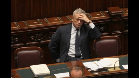 Financial Times: Tremonti no es esencial para Italia