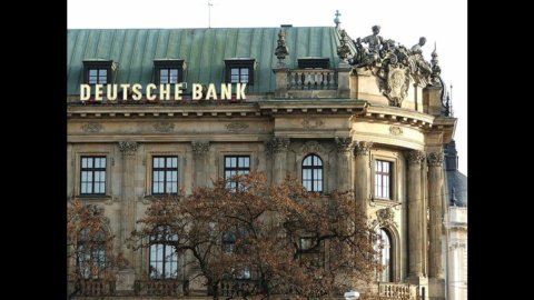 Consob asks Deutsche Bank for clarification on the disposal of Italian bonds