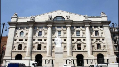 Tassi Bot sotto zero e tonfo Mediaset