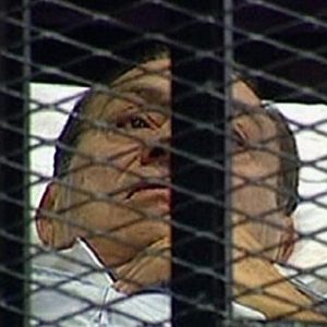 Egitto, Mubarak in tribunale: “Non sono colpevole”
