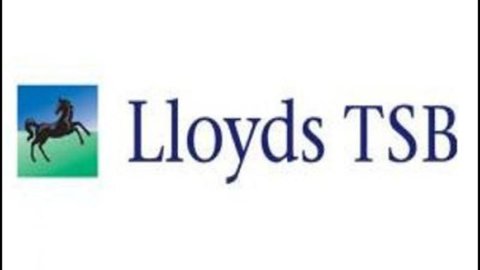 Lloyds perde 2,6 bilhões em 6 meses