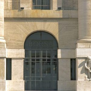 Piazza Affari verso il titolo di Borsa dell’anno