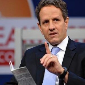 Geithner contro S&P: “Errore terribile il taglio del rating Usa, la loro conoscenza è superficiale”
