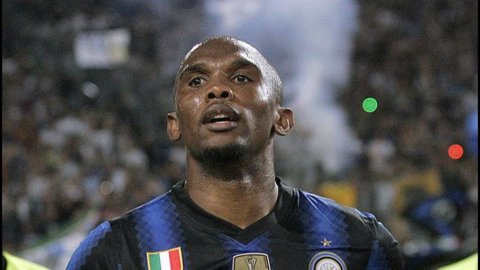 Inter: il lungo addio di Eto’o, Moratti pensa a Tevez ma teme la beffa Balotelli che sogna il Milan