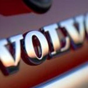 Volvo ve Fitch kredi notunu BBB-'den BBB'ye yükseltti