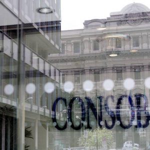 Consob: vietato short selling su titoli finanziari per 15 giorni