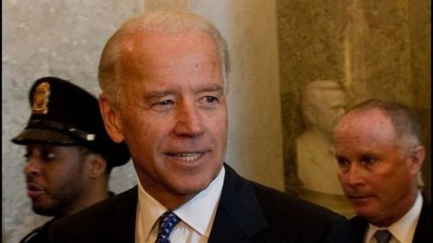 Usa, Biden : "Prêts à aider la Grèce"