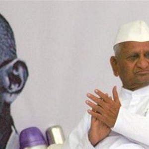 Hazare, Índia e a chantagem da virtude