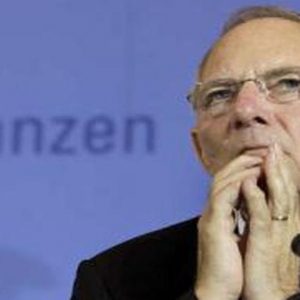 Germania, Schauble: “Aumentare i salari per rilanciare la domanda interna e l’economia europea”