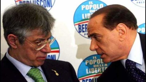 Manöver: Berlusconi will die Mehrwertsteuer erhöhen, um die Supertax aus dem Haushalt zu streichen