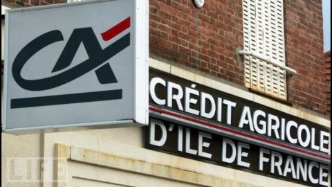 Crédit Agricole: quarterly profit drops by 67%, write-downs of Intesa for 427 million