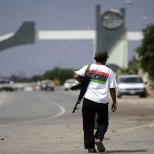Libia, Gheddafi fa appello alle tribù mentre i ribelli avanzano a Tripoli