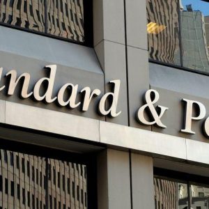 Standard&Poor’s taglia le stime Italia. “È la politica il vero rischio”