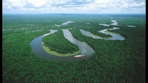 Sungai bawah tanah di Brazil