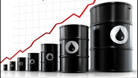 Petrolul, țițeiul WTI depășește 100 de dolari pe baril