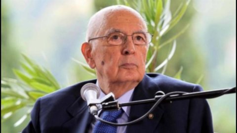 Napolitano permanece, Monti ainda operacional. Esta tarde os nomes dos sábios revelados