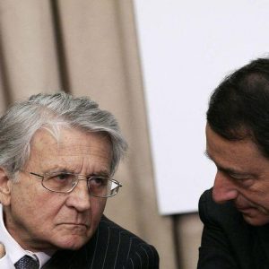 Draghi: gli acquisti Bce? Non sono scontati. Anche Trichet “riprende” Roma