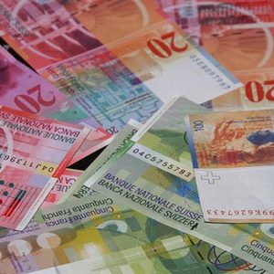 Swiss, SNB menetapkan nilai tukar franc/euro minimum pada 1,20