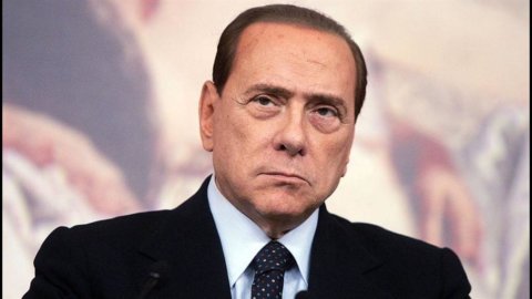 Berlusconi domani alla Camera, venerdì si vota la fiducia