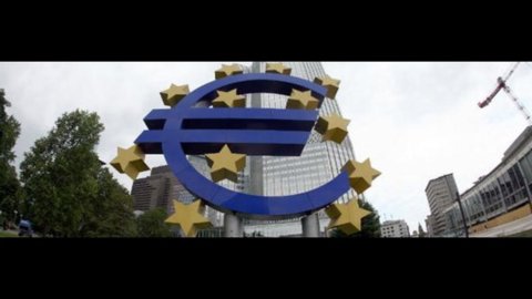 ECB: rekor baru deposito bank kemarin, mencapai maksimum 14 bulan terakhir