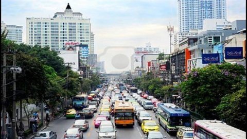 Sebuah aplikasi untuk segera mendaftarkan tabrakan dengan asuransi mobil