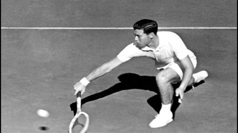 Tennis: quando l’Italia vinse la Davis, una storia di sport e politica