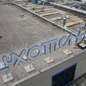 Luxottica corre sul dossier S&V (+3,19%). Accordo vicino, ma ci si interroga sul cambio di strategia