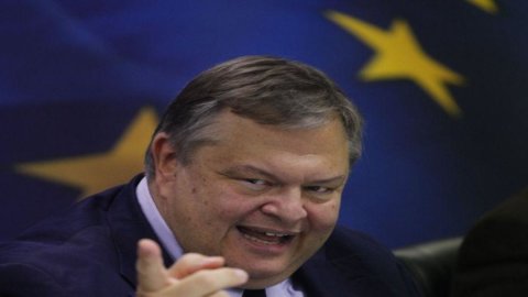 Grécia, Venizelos: "Estamos e permaneceremos no euro"