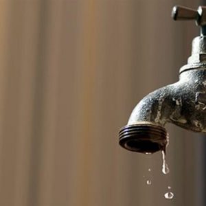 Altroconsumo: nell’ultimo anno le tariffe dell’acqua hanno registrato rincari enormi