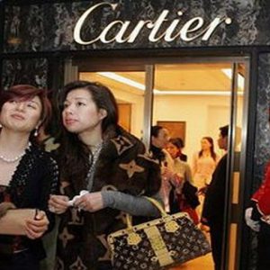 Le luxe, en 2013 boom en bourse et dans les comptes. Risque de bulle ? "Non, tant que la Chine croît d'au moins 7%"