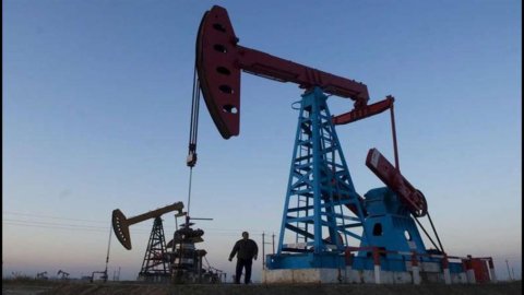 Eni: riaprono quindici pozzi in Libia. Attualmente la produzione è di 31.900 barili al giorno